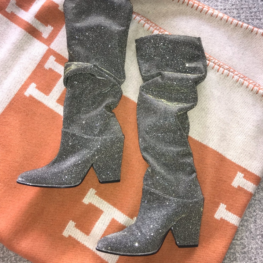 Authentic stuart weitzman Sold out everywhere